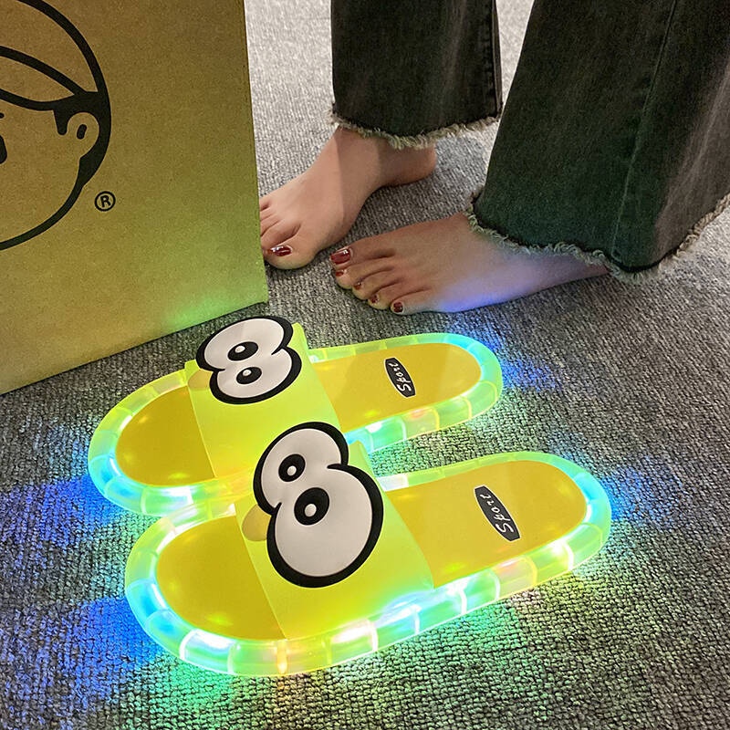 面白い大きな目が光るスライドスリッパ、夏のファッショナブルな - Home Bath のレビューと価格
