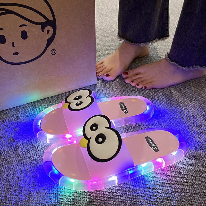 面白い大きな目が光るスライドスリッパ、夏のファッショナブルな - Home Bath のレビューと価格